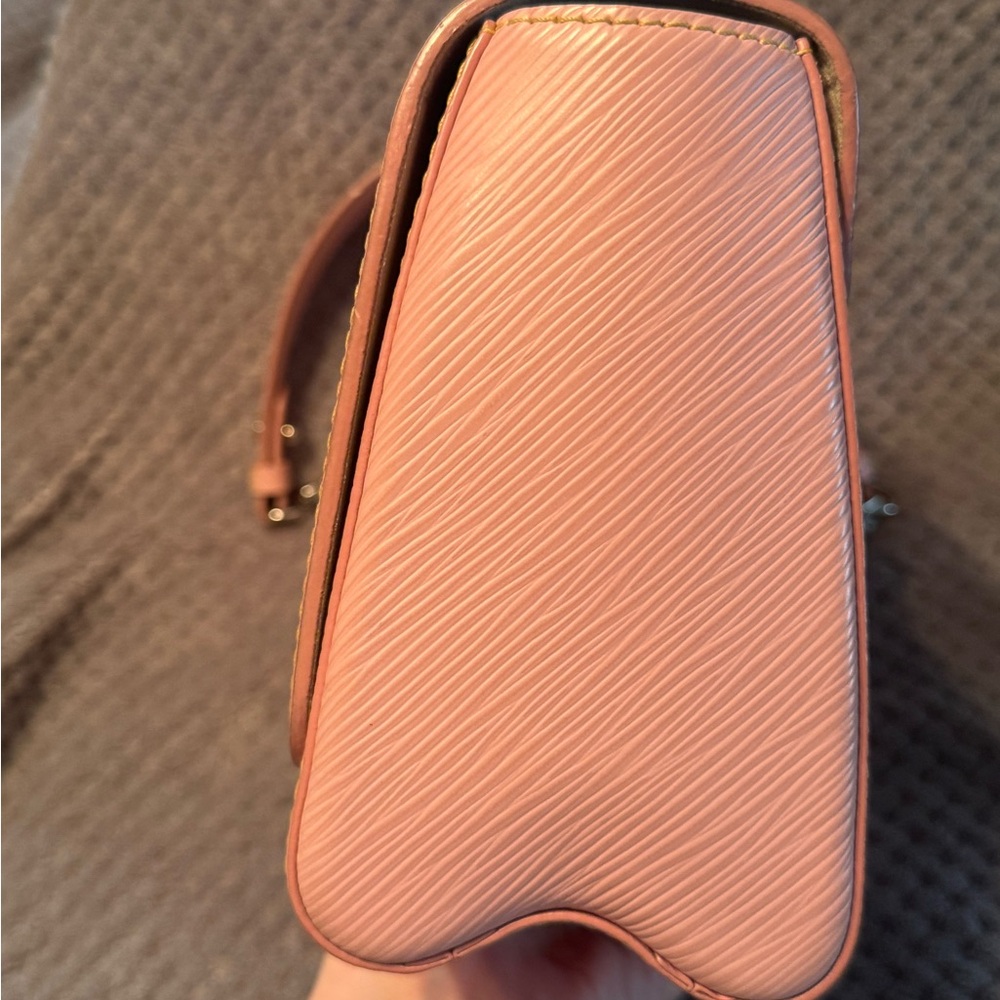 Louis Vuitton Epi ballerina pink twist lock MM shoulder or Crossbody bag - Picture 5 of 9
